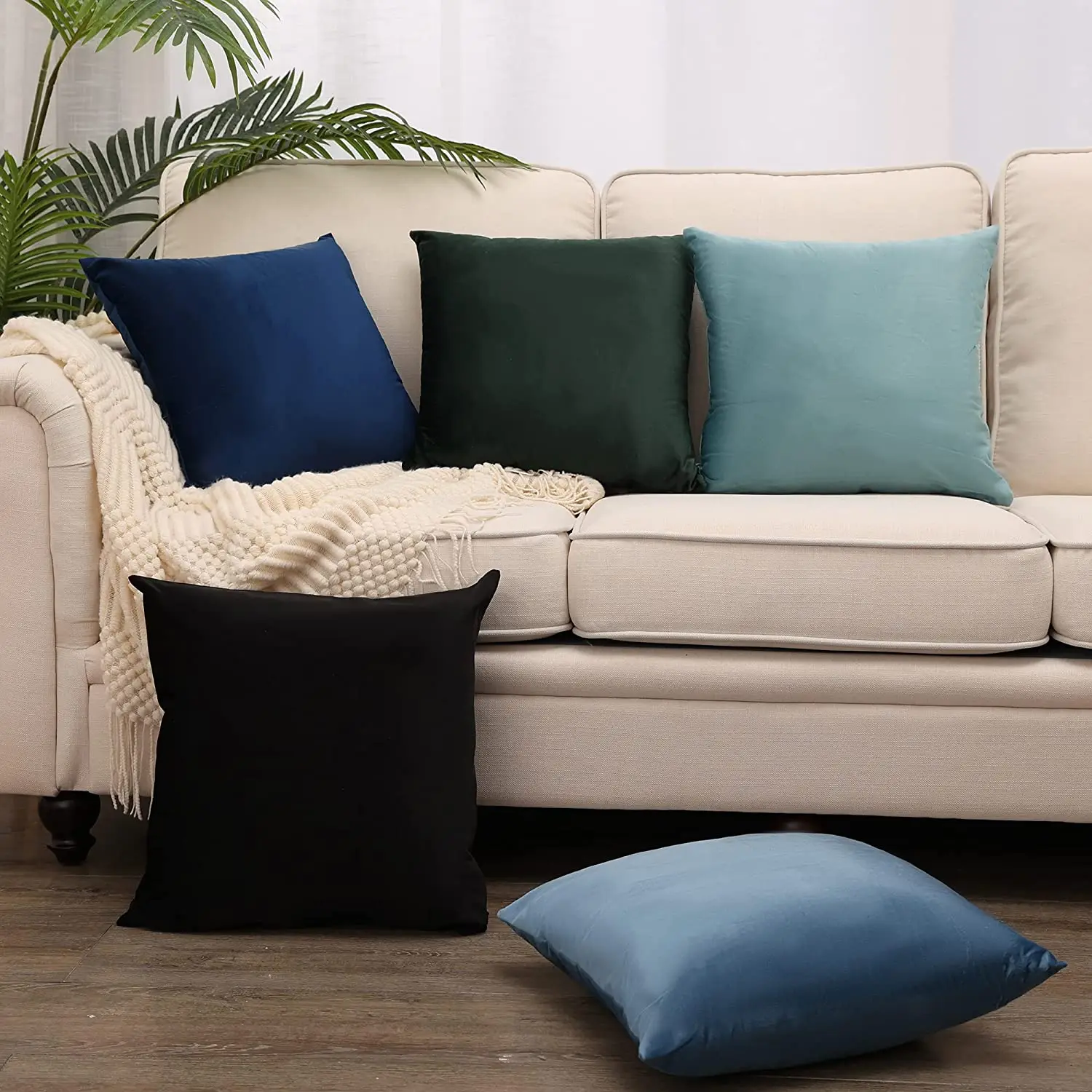 

Crystal Super Soft Velvet Solid 18*18 Inch Throw Pillow Covers Hidden Zipper Design Decorative Cushion Case for Sofa Bedroom