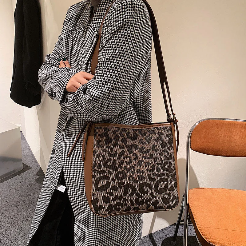 Вместительная сумка Женская Осенняя Новая модная леопардовая сумка-мешок тысяча