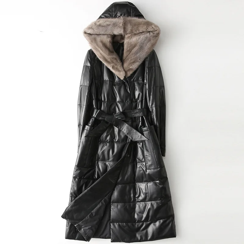 Черные длинные приталенные пуховики из овечьей кожи пальто с капюшоном меха