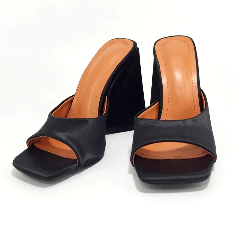 

Модные кожаные сандалии Повседневная полотняная обувь на высоком каблуке под платье Брендовая обувь на высоком каблуке; Женские летние веч...