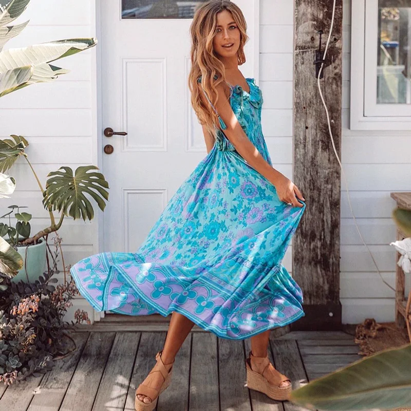Женское платье в стиле бохо синее длинное с цветочным принтом и кисточками на