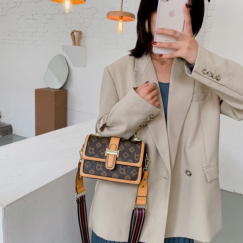 

Classic Pattern Crossbody Bag for Women 2021 New Fashion Single Shoulder Flap Bags Ladies Fashionable Purses Luxury Designer Sac