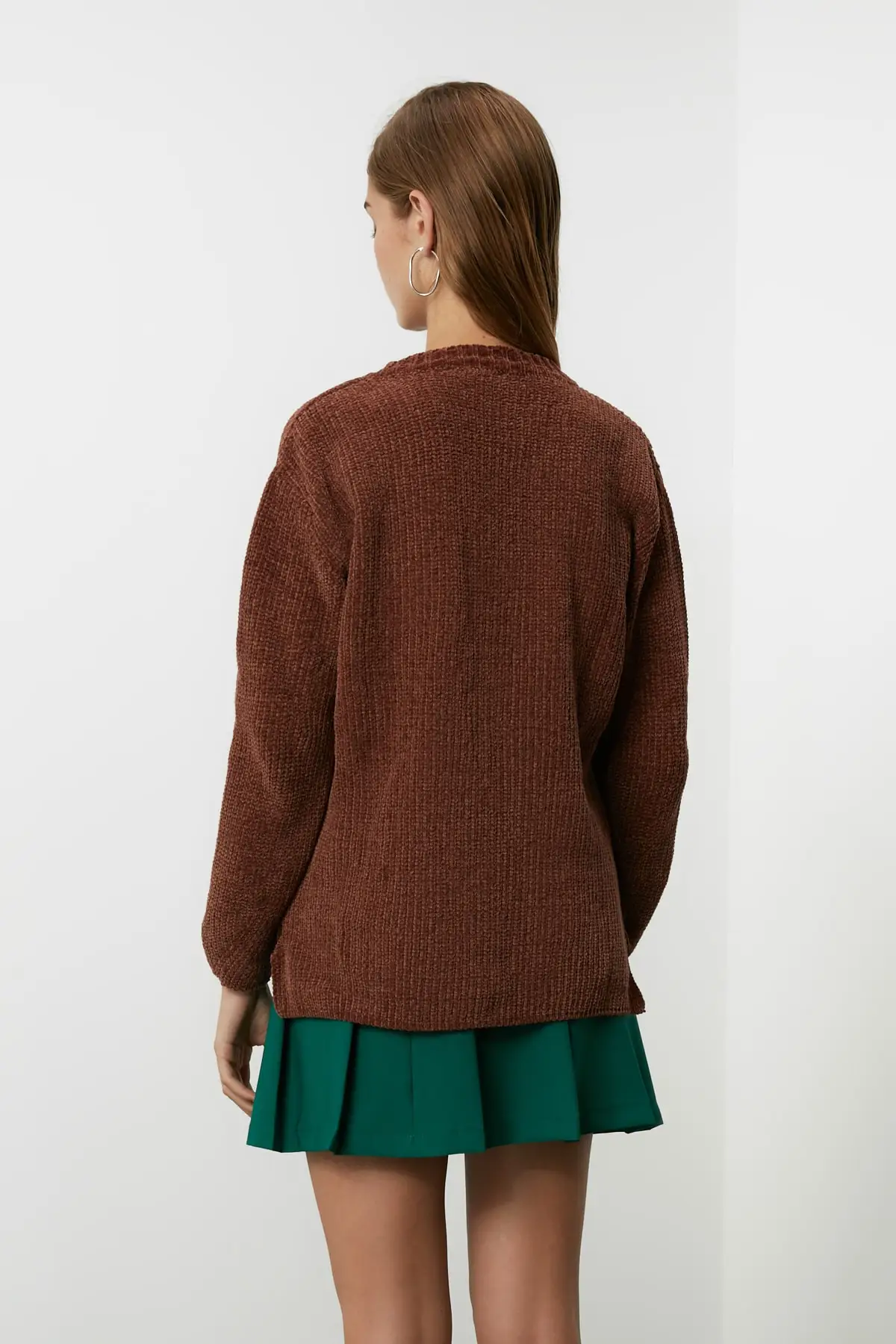

Trendyol V Collar Chenille Knitwear Sweater TWOAW21KZ1356