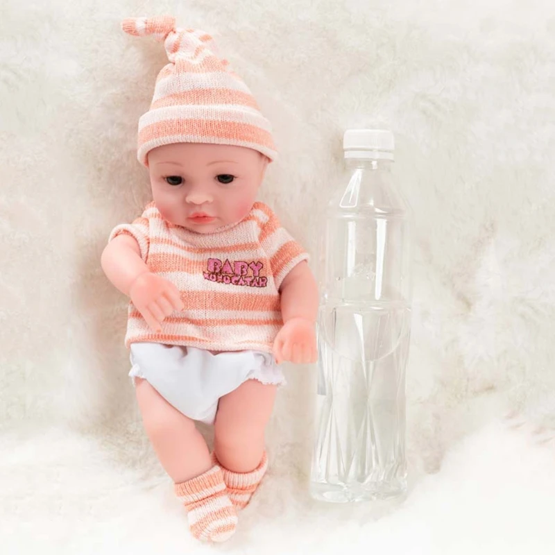 

25cm Lovely Simulation Dolls Vinyl Open/Close Eyes Rebirth Doll with Clothes