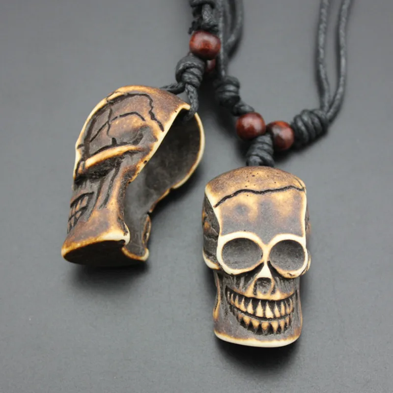 

Imitation Bone carved Skull Necklaces Pendants Jewelry Personalized Man European and American Style Personality Skull Necklace