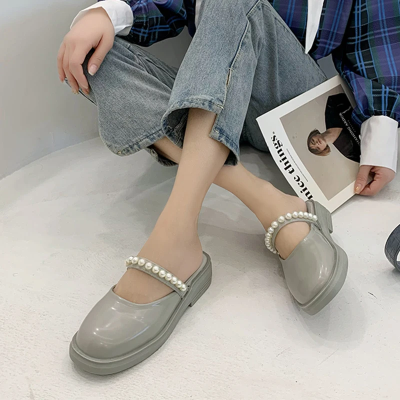 

Cover Toe Female Shoes House Slippers Platform Luxury Slides Low Rivet 2021 Designer Flat Rubber PU Metal Decoration Basic Mary