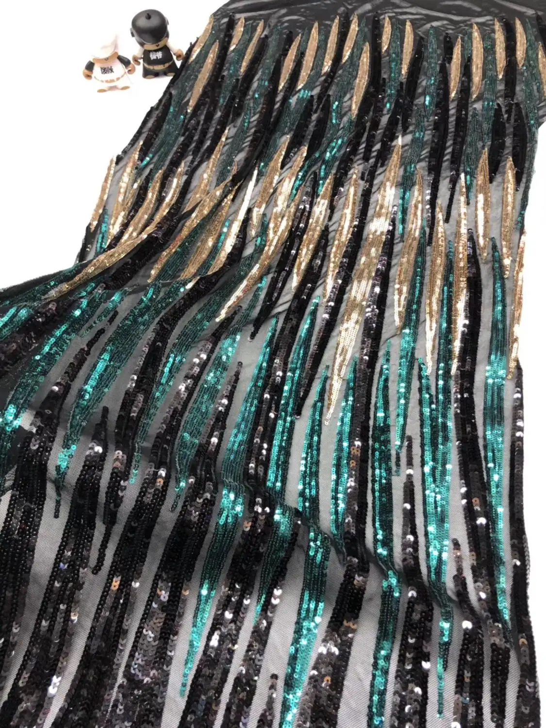 Новейшая разноцветная кружевная ткань с пайетками современный дизайн