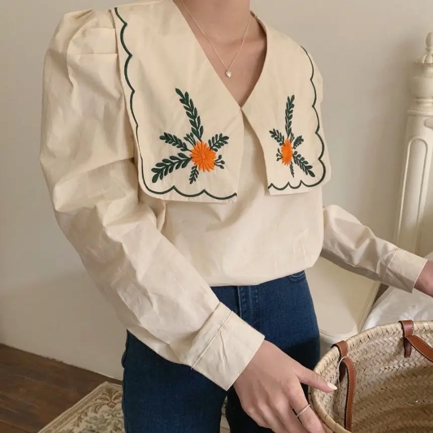 

korean style Blouse Women Vintage Blouse white Mujer plus size Sexy top long sleeve ladies top 2XL fashion flower Blouse