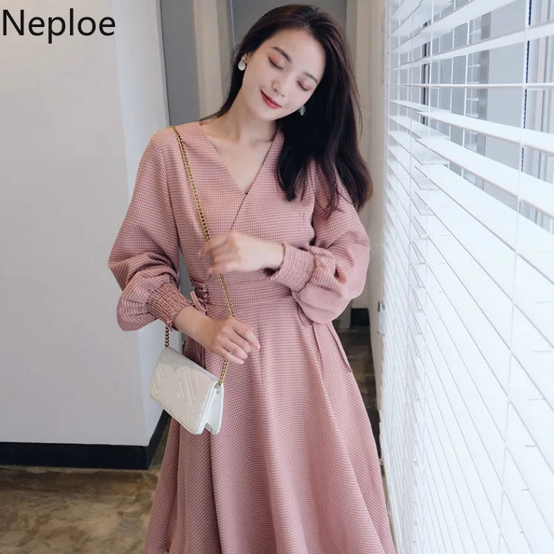 Neploe 2020 осеннее платье трапециевидной формы приталенное на шнуровке средней