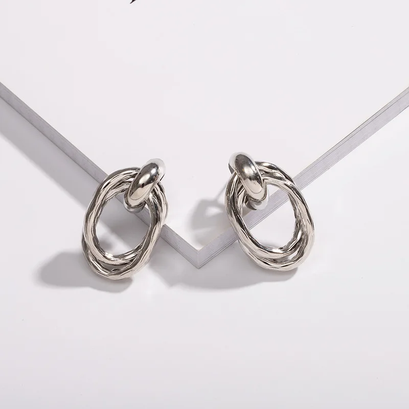

Korean Dongdaemun 2020 metallic minimalist circle earrings Metal ring exaggerated earrings long tassel earrings for women