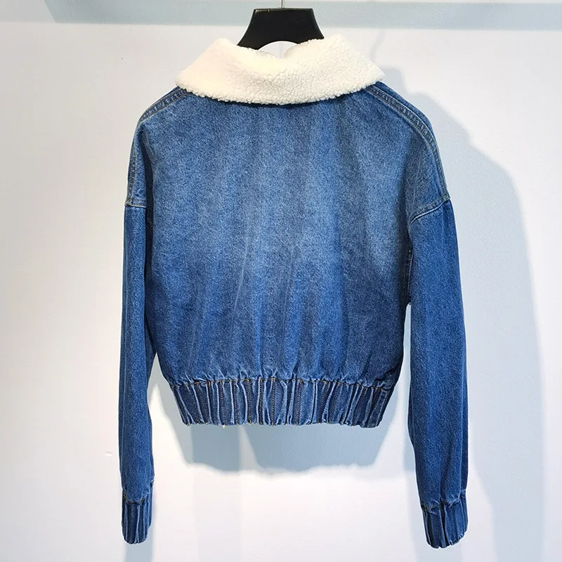 

2020 Autumn and Winter Women's New Metal Buckle Short Distressed Denim Jacket