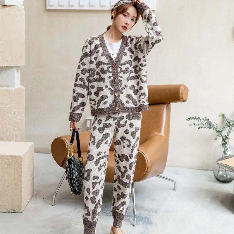 

Sweater women's loose fitting cardigan suit leopard print sweater autumn winter 2020 new European station jacket