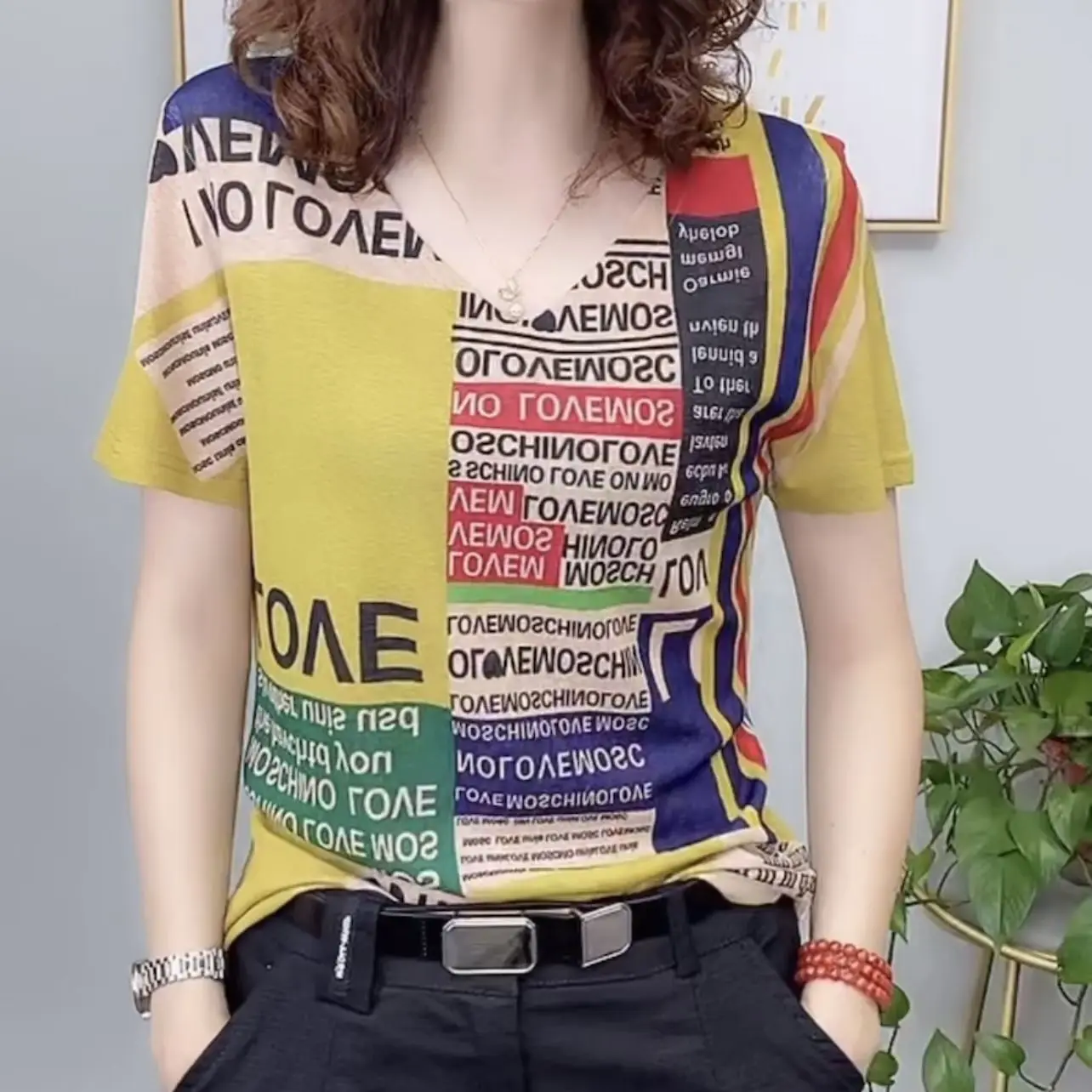 

2021 Summer Fashion Print V-Neck Short Sleeve T Shirt Women Elegant Cool Tee Shirt Femme Elastic Tops