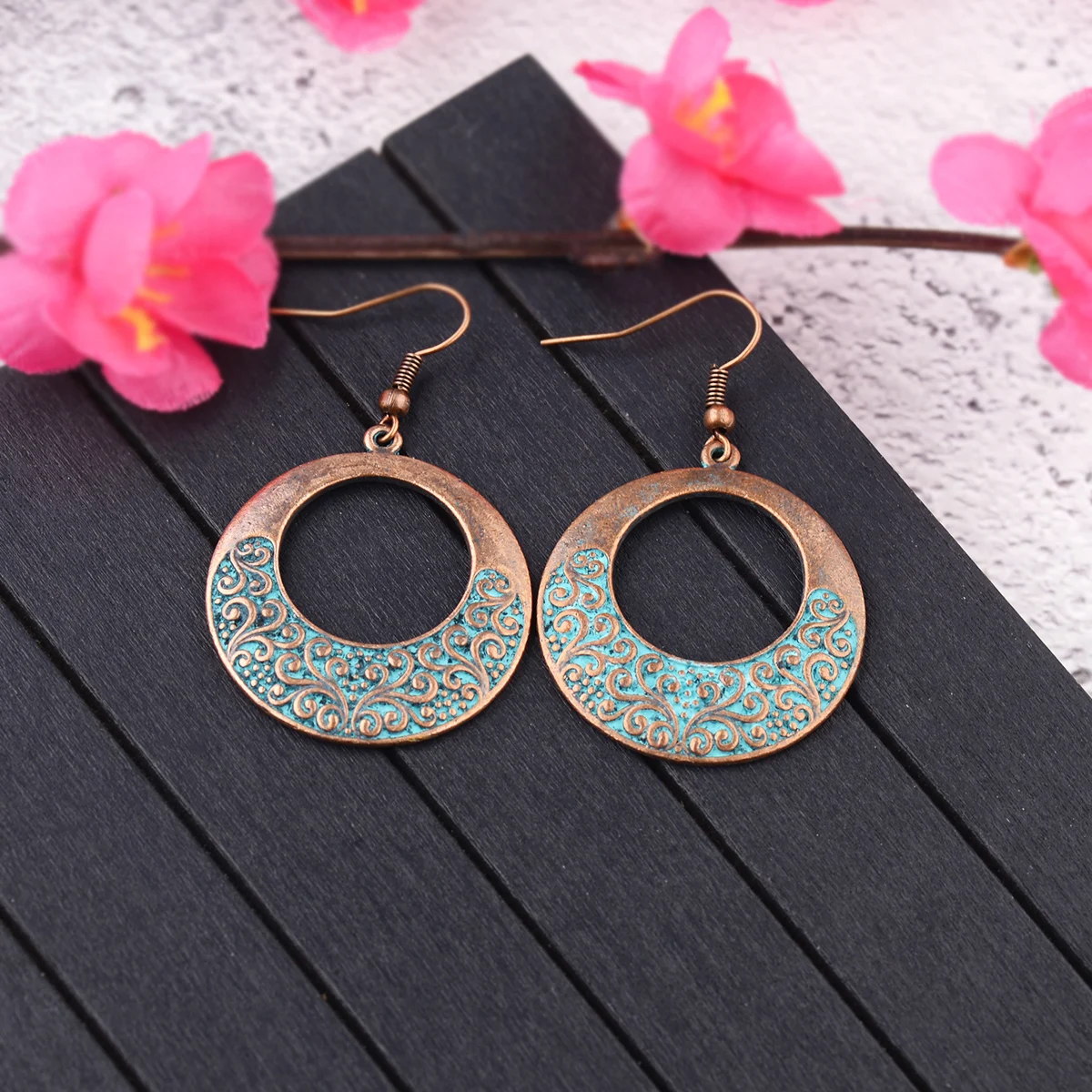 2020 женские ретро серьги в форме капли воды резные Этнические антикварные цветы