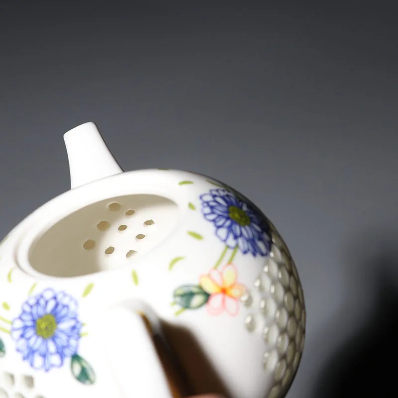 Ceramic Blue and White Porcelain Kung Fu Tea Set Linglong Crystal Hollow Teapot Jingdezhen | Дом и сад
