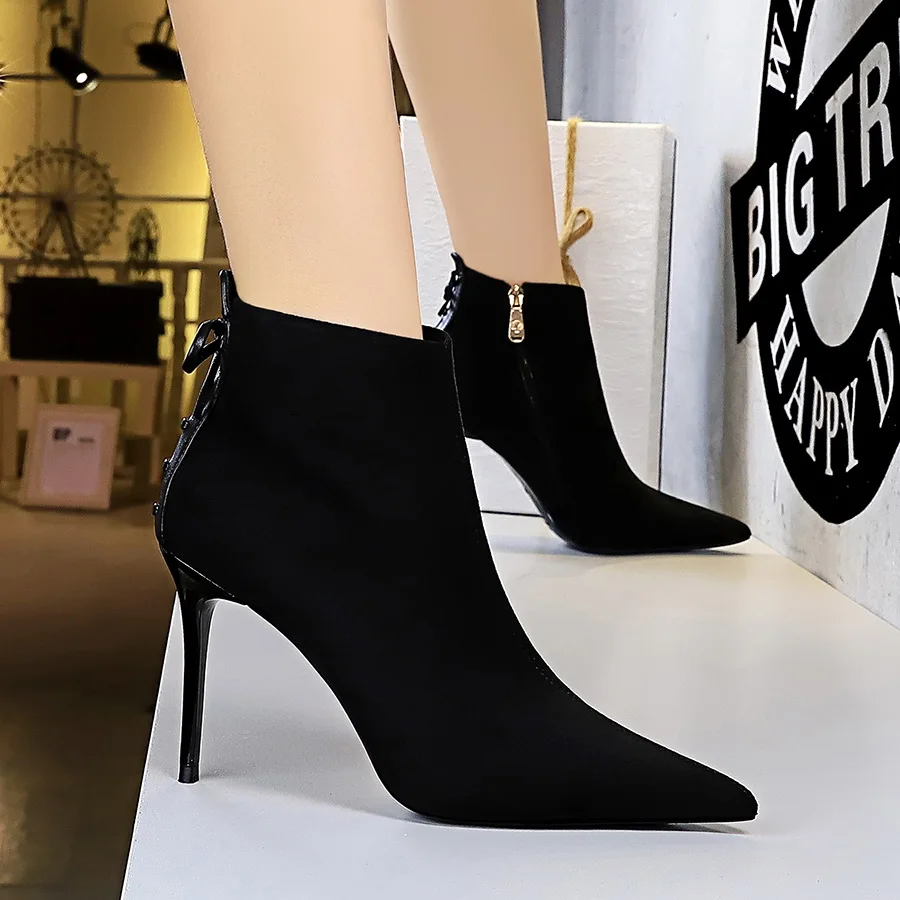 

2021 New Brand Women Boots Fashion Super High Heels Ankle Boots Suede Spring Autumn Pointed Toe Boots Winter Shoes Woman