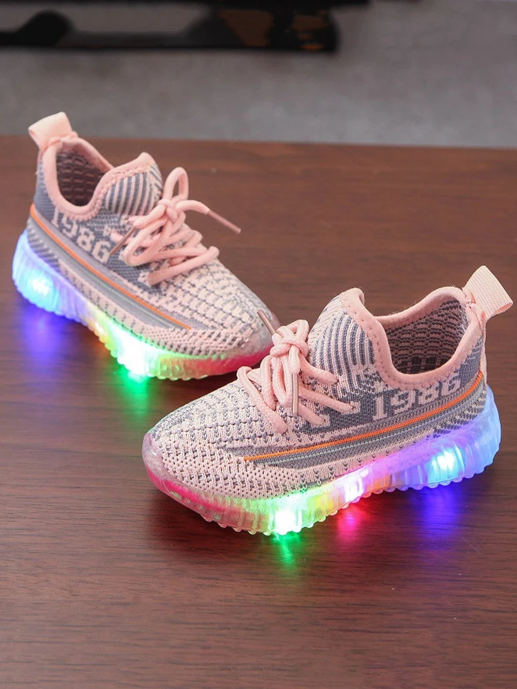 

New Children Glowing Sneakers Boys Luminous Shoes with Sole Baby Led Light Sneakers for Girls Shoes Kids Fashion Light Up Shoes