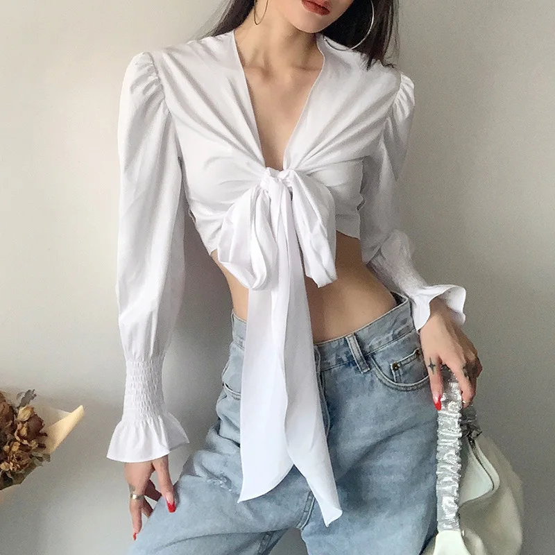 

Женская модная футболка Adora, однотонные белые топы с открытым разрезом и длинными рукавами-фонариками, укороченные топы, сезон осень-лето 2021