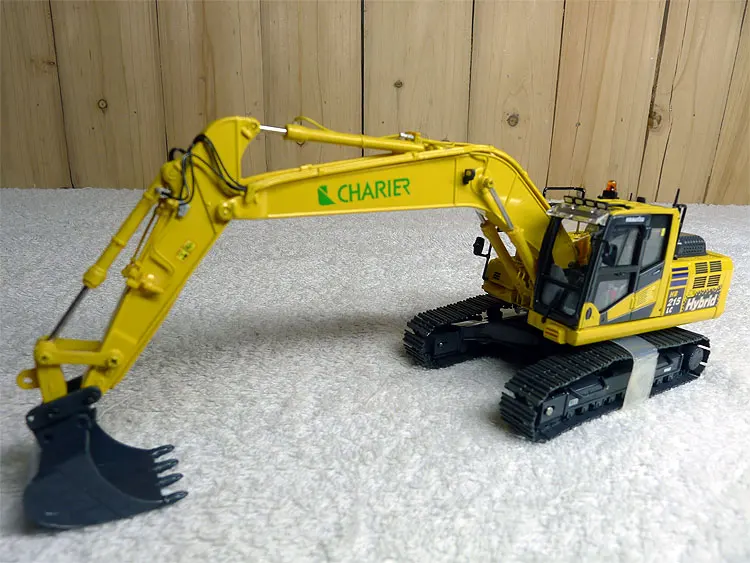 

Collectible Toy Gift 1:50 Komatsu HB215LC-2 Hybrid CHARIER Hydraulic Excavator Engineering Machinery Diecast Toy Model UH8095