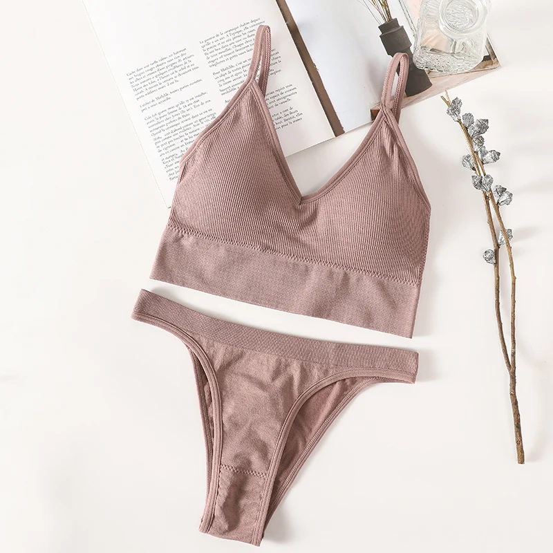 

Women Sexy Lingerie Set Sport Bra Top Thong Panties G-String Seamless Brassiere Female Crop Top Backless Bralette Underwear Set