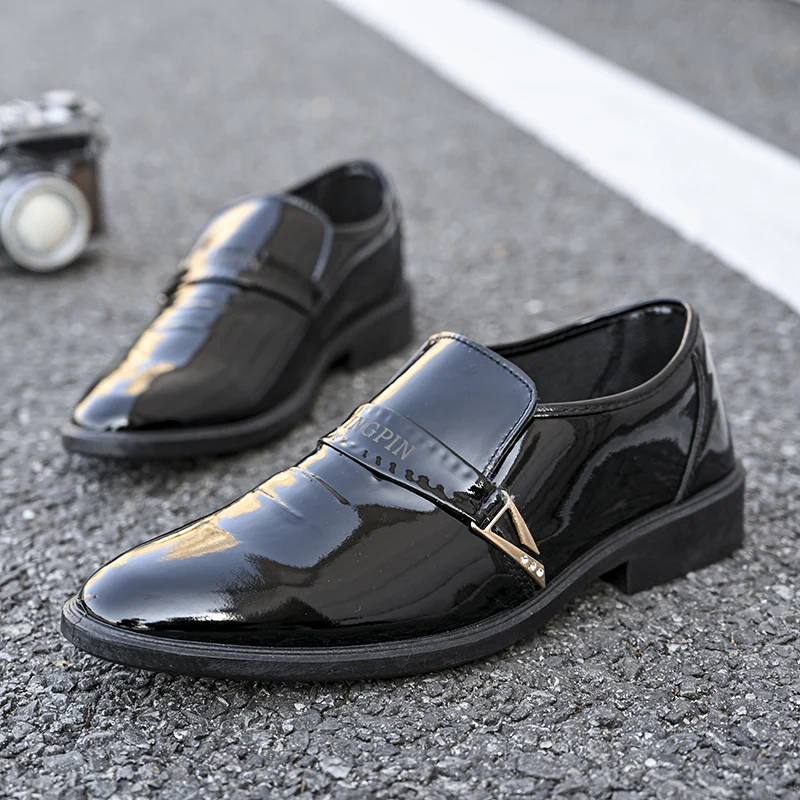 

2021 Spring Autumn New Brand Leather Casual Shoes Men Slip on Driving Flat Shoes Men Oxford Patent Leather Footwear Male Shoes