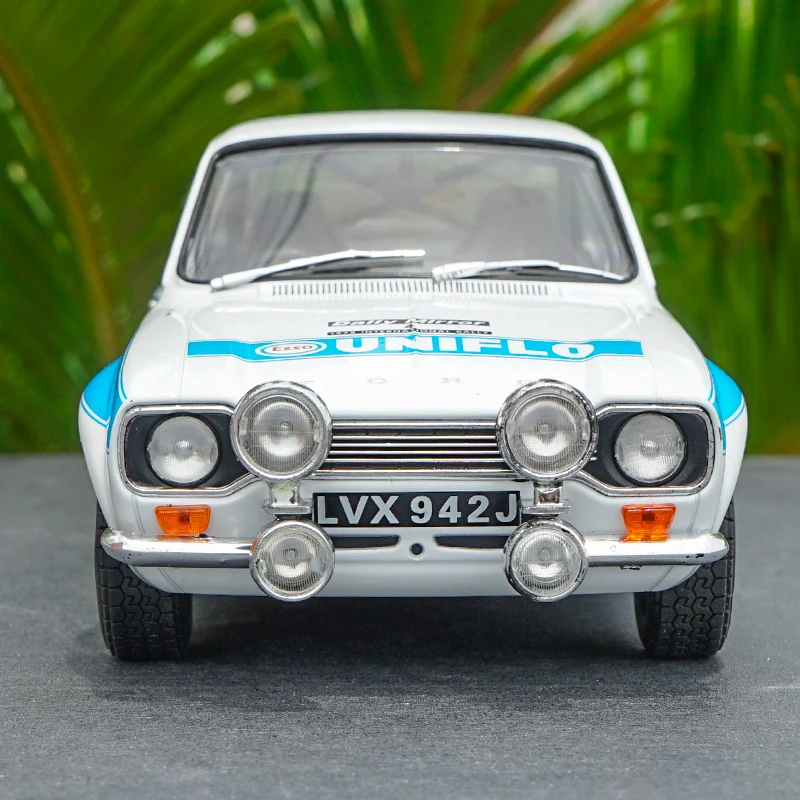 Высокая классика 1:18 Triple9 FORD ESCORT MK1 ROAD CAR с небольшим подарком|Наземный транспорт| |