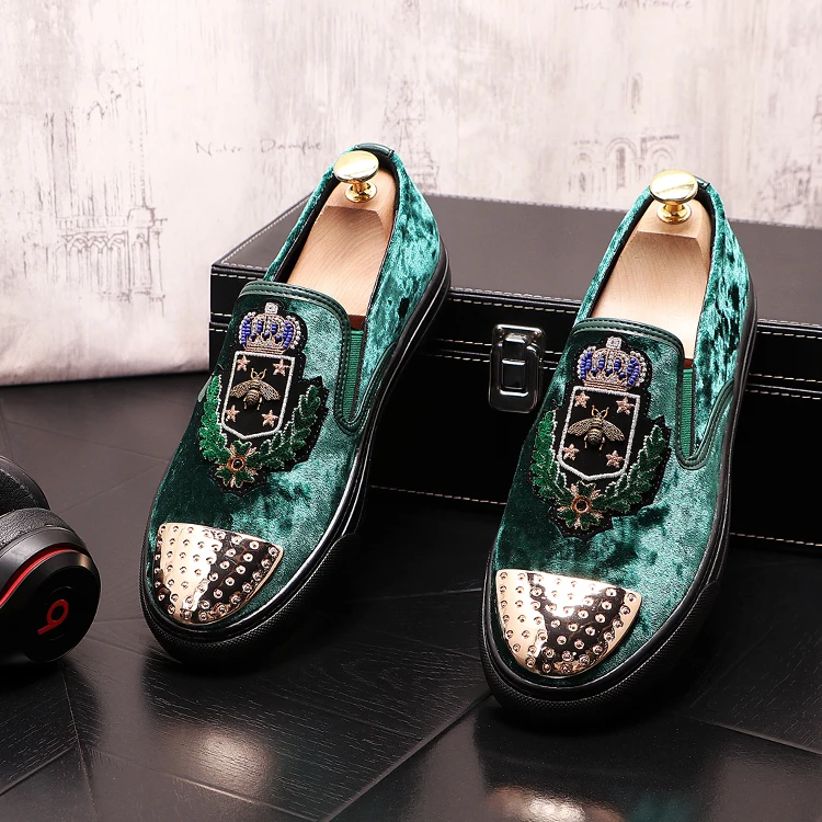 

2021 Italy Style luxury Brand Loafers shoes Fashion Spikes Flats Metal embroidery Dress Party Smoking Slipper Casual sneakers