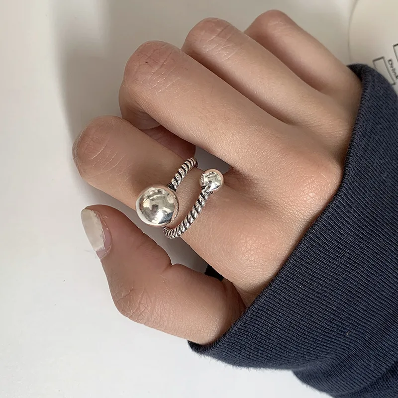 Серебристое кольцо LIVVY