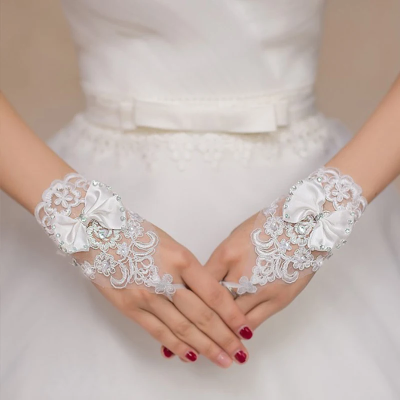 1 Pair 13.5CM Wedding Gloves Fingerless Inlaid Rhinestone Bowknot Bridal Lace Gloves