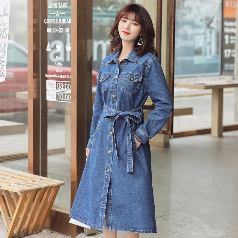 Женское джинсовое платье рубашка длинное однобортное из денима с длинным
