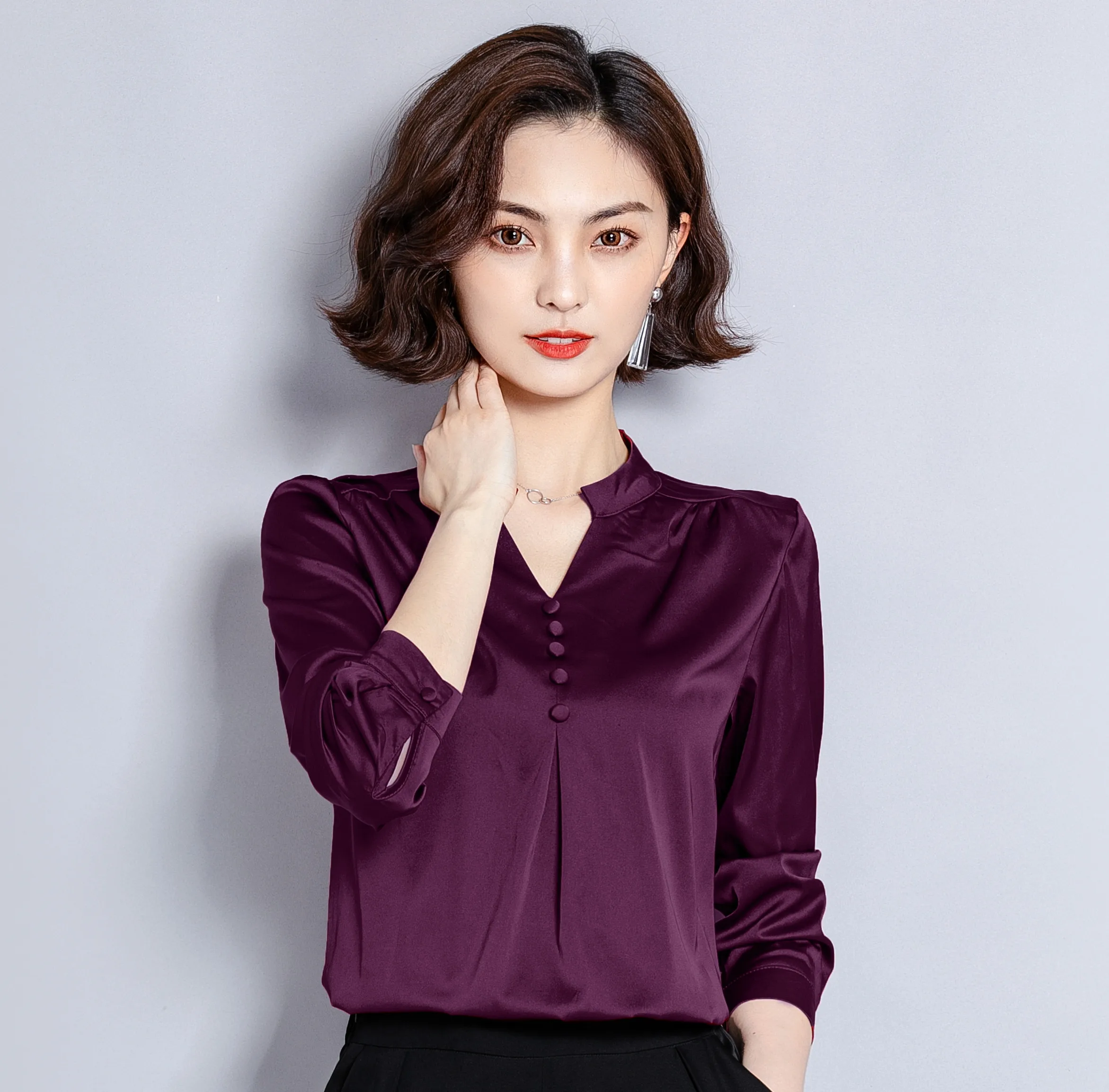 

Плюс размер 4XL Женская блузка Элегантная Шелковая Рубашка Осенние блузки женские топы v-образный вырез длинный рукав блузка тонкие шелковые...