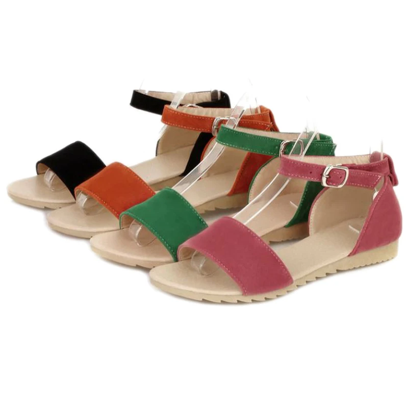 Женские сандалии на плоской подошве с открытым носком и пряжкой|Боссоножки