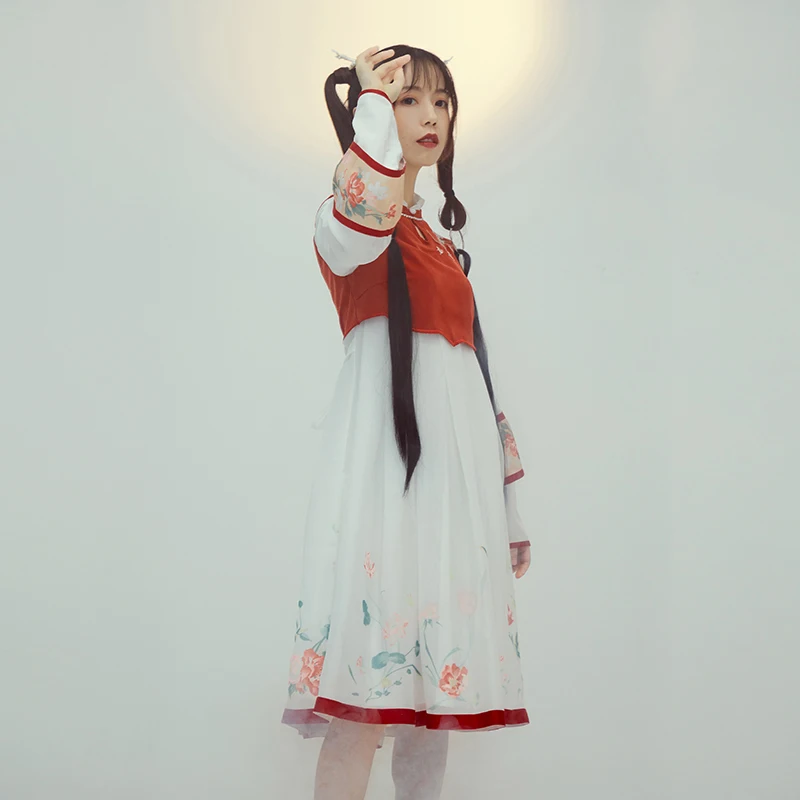 

Тринадцать маленьких кардамонов [Yanchuan Yinlin шарнирный стиль] вышитые платья с длинным рукавом в национальном стиле