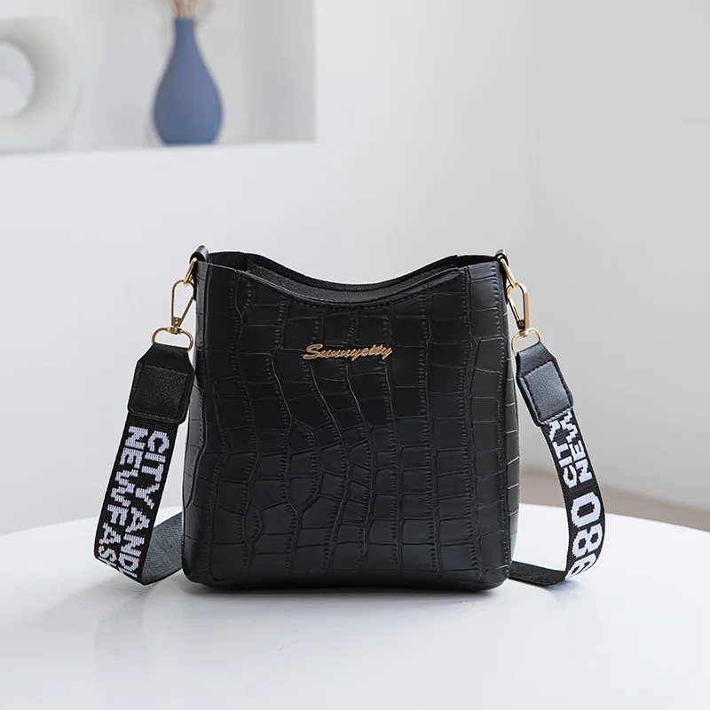 

Small Bag Women's 2022 New Fashion Women's Bag Broadband One Shoulder Messenger Bag Fashion Joker Mini Small Square Bag