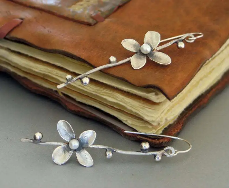 

2021 new vintage earrings bohemian earrings women fashion long flower pearl women wedding earrings party accessories