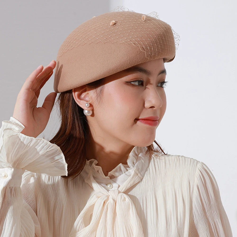 Женская фетровая шляпа FS элегантная с фетровым верхом и фатином красного черного