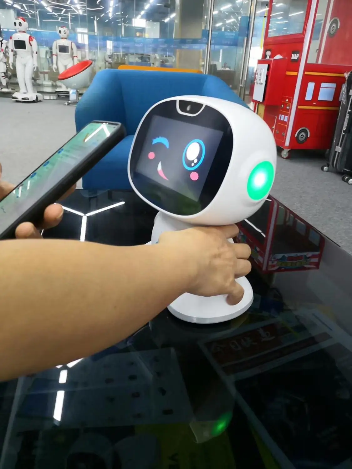 Веселый развлекательный робот китайская школа предметы культура Обучение