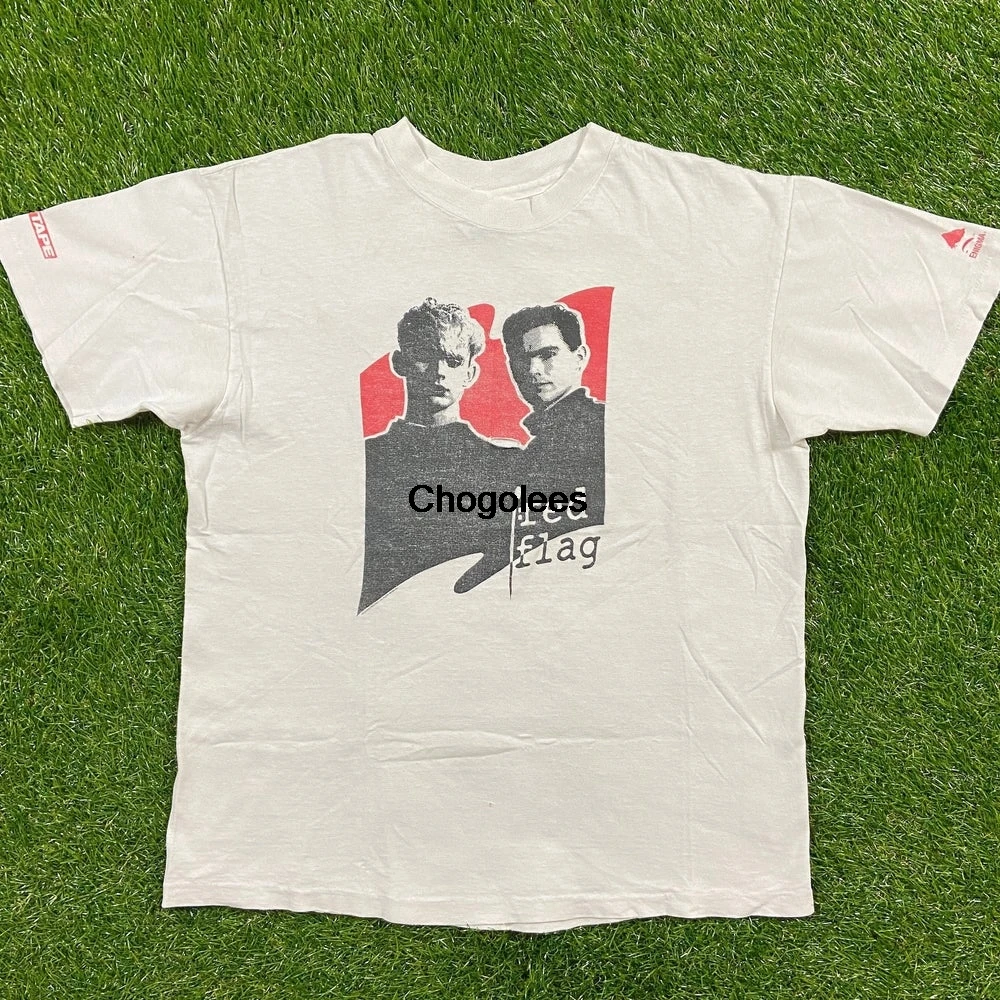 Винтажная футболка с красным флагом рок-группы Hanes сделанная в США размер