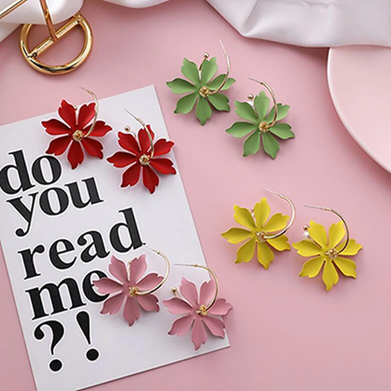 Модные серьги с цветами новинка 2019 корейские цветные жемчужные лепестки для