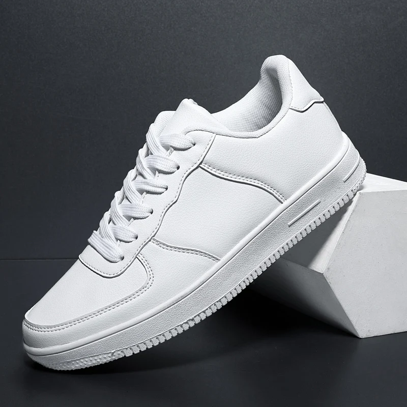 

Brand Casual Sneakers Men Big Size Skateboard Shoes Men Black White Couple Sneakers Luxury Designer Sport Walking Shoes 2021 New