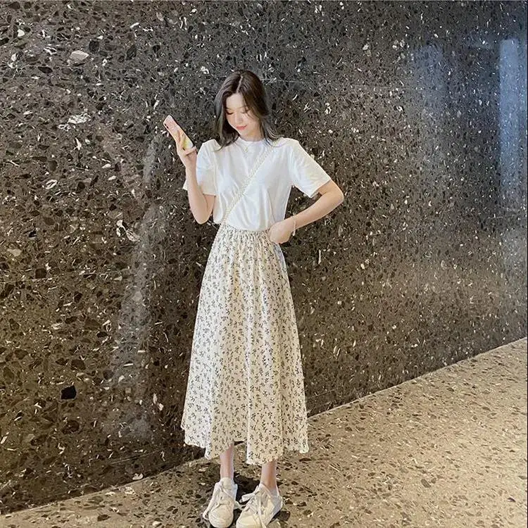 

Korean autumn and summer new high waist thin versatile A-line skirt small floral skirt hanging feeling medium length skirt