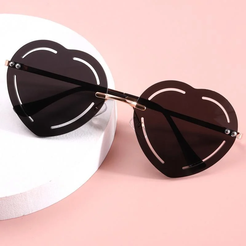 

Love Heart Sunglasses Women Brand Designer New Fashion Cute Sexy Retro Cat Eye Vintage Cheap Sun Glasses Pink Female