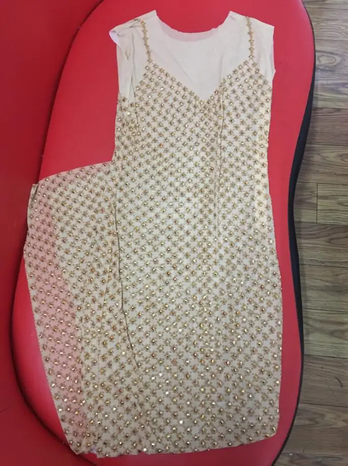 Сексуальные золотые стразы на сетчатой основе просвечивают платье вечернее без