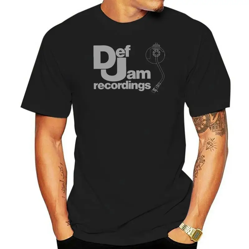 

Футболка с надписью DEF JAM
