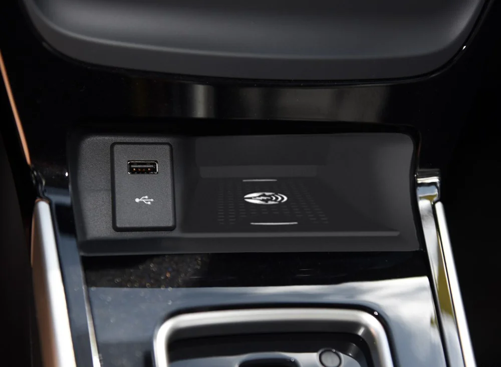 Автомобильное беспроводное зарядное устройство QI быстрая зарядка для Nissan Sylphy 2016