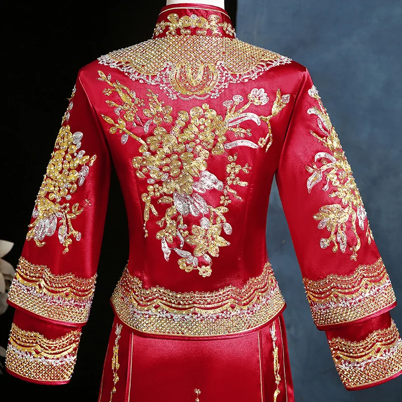 Платье свадебное атласное в китайском стиле с вышивкой Золотой Пион |