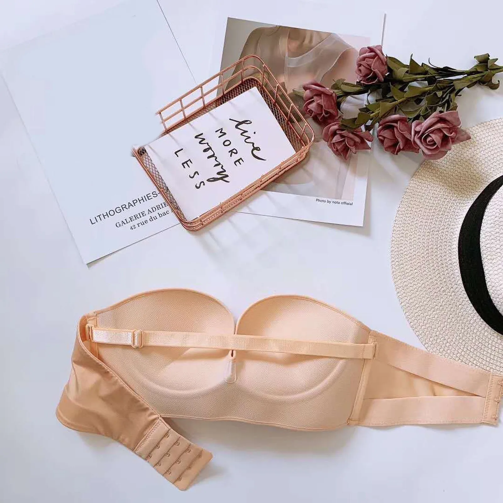 

Women Sexy Strapless Push Up Bra Front Closure Bralette Invisible Bras Underwear Lingerie 4/3 Cup Seamless Brassiere CD Cup