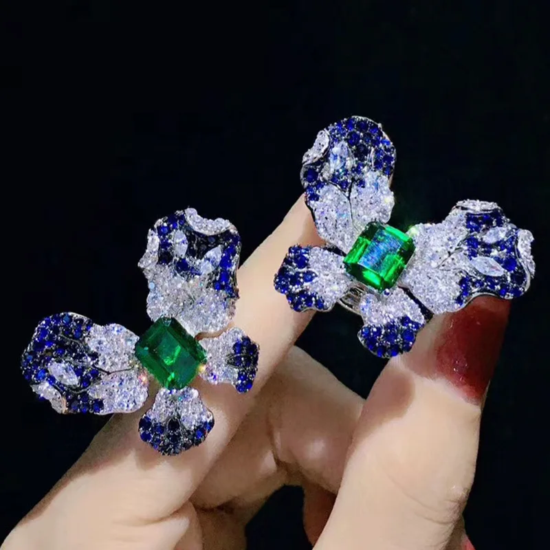 

Женское кольцо из серебра 925 пробы, с изумрудом