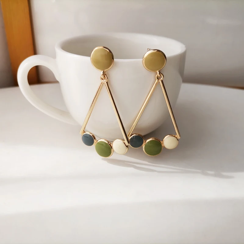 

Korean Style Fashion Small Drop Oil Earrings Female Enamel Simple Geometric Triangle Ear Clip Earrings No Hole for Women