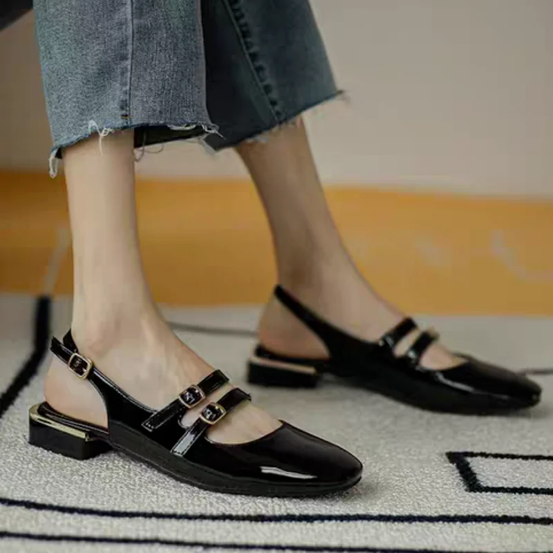 

2021 Summer New Women's Sandals Fashion Vintage Buckle Square Heel Low-heeled Women Shoes Outdoor Comfortable Pu Leather Sandals